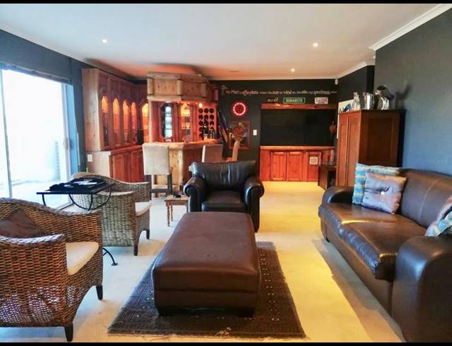 3 BEDROOM PROPERTY TO RENT IN VREDEKLOOF HEIGHTS